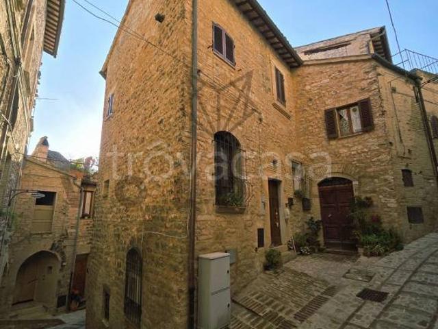 Trilocale in vendita a Spello via Ospedale, 48