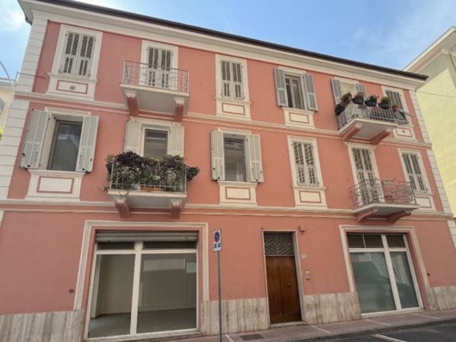Trilocale in vendita a Taggia