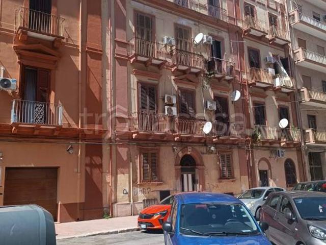 Trilocale in vendita a Taranto via Domenico Acclavio, 14, Borgo