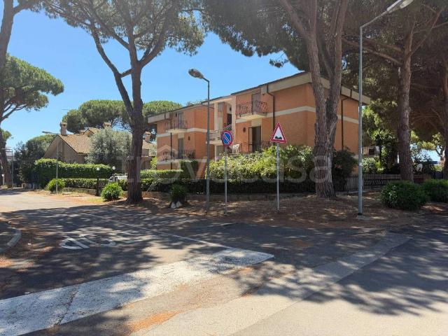 Trilocale in vendita a Tarquinia via Regas, 2, Lido Di Tarquinia