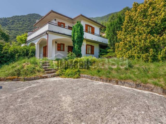 Trilocale in vendita a Tignale via pra da bont, 18