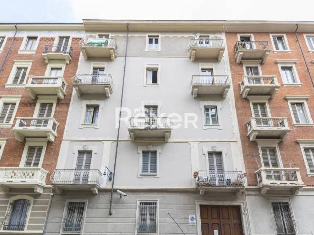 Trilocale in vendita a Torino via Carrù, 12, San Paolo