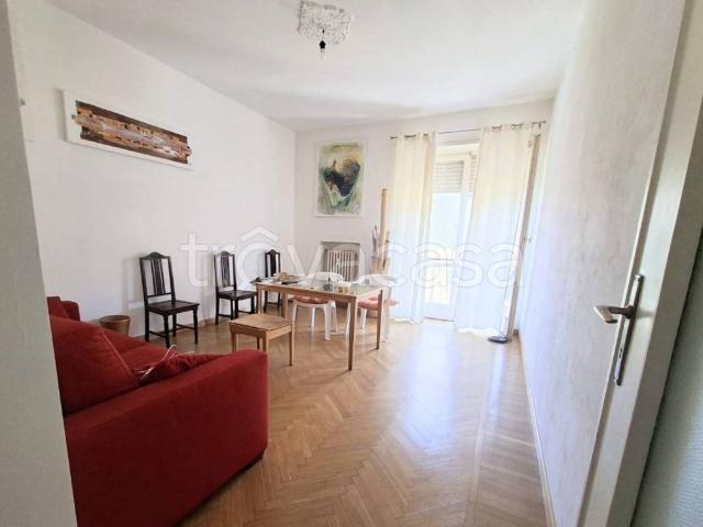 Trilocale in vendita a Torino via Barletta, 57, Santa Rita