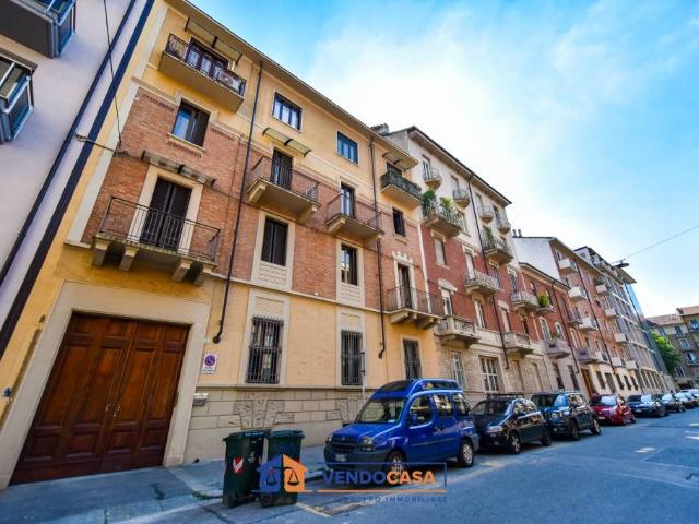 Trilocale in vendita a Torino via Bianzè, 33, Campidoglio