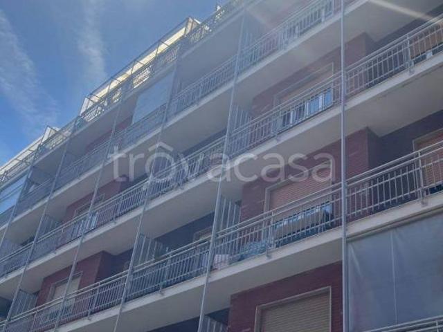Trilocale in vendita a Torino via Federico Patetta, 10, Rebaudengo