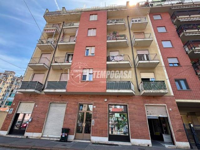 Trilocale in vendita a Torino via La Thuile 11/b, Pozzo Strada