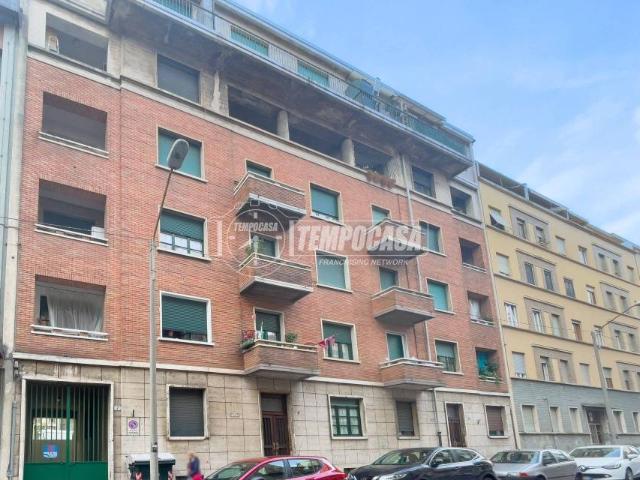 Trilocale in vendita a Torino via Mombarcaro 9, Santa Rita