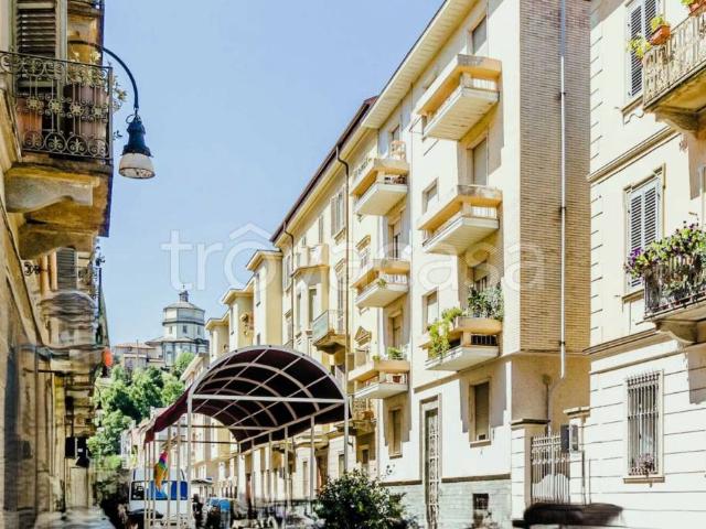 Trilocale in vendita a Torino via Martiri della Libertà, Gran Madre Crimea