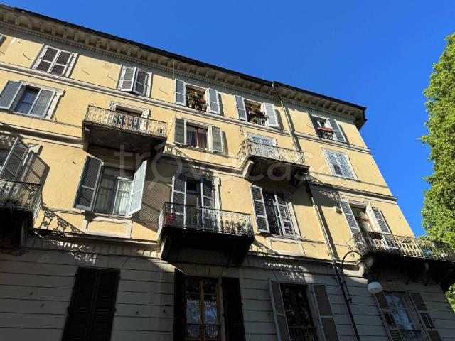 Trilocale in vendita a Torino via Santa Chiara, 41, Cittadella