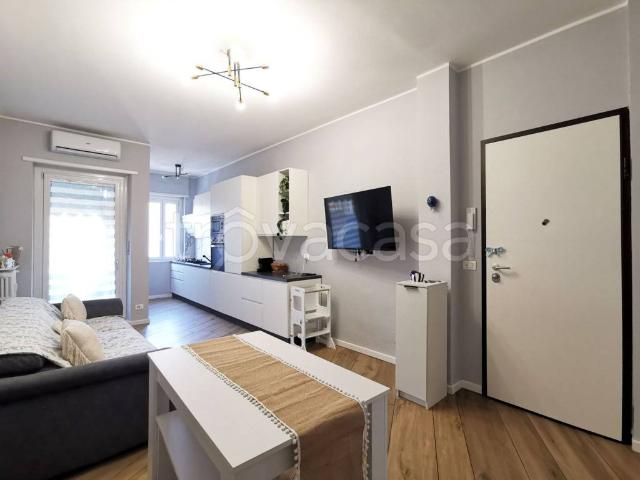 Trilocale in vendita a Torino via Pianfei, 9, Don Bosco