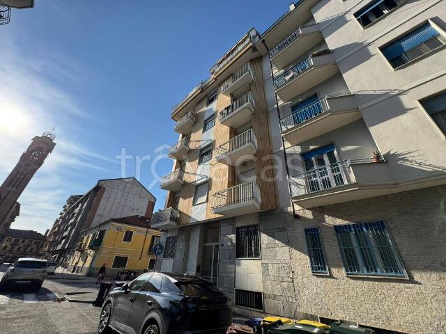 Trilocale in vendita a Torino via Pietro Baiardi, 11, Nizza Millefonti