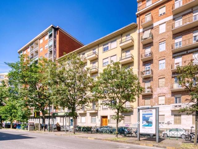Trilocale in vendita a Torino, Cenisia