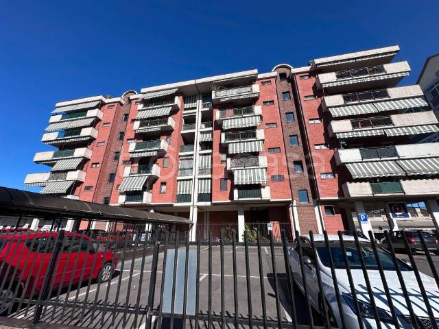 Trilocale in vendita a Torino, Mirafiori Sud Strada del Drosso
