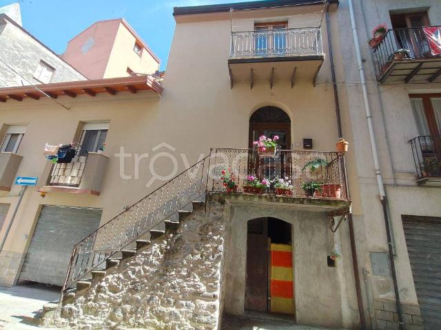 Trilocale in vendita a Tortorici via San Salvatore, 7