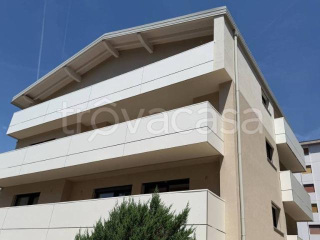 Trilocale in vendita a Trento viale Verona, 98, San Bartolomeo