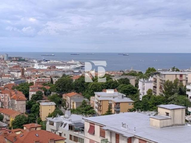 Trilocale in vendita a Trieste, Cologna Università