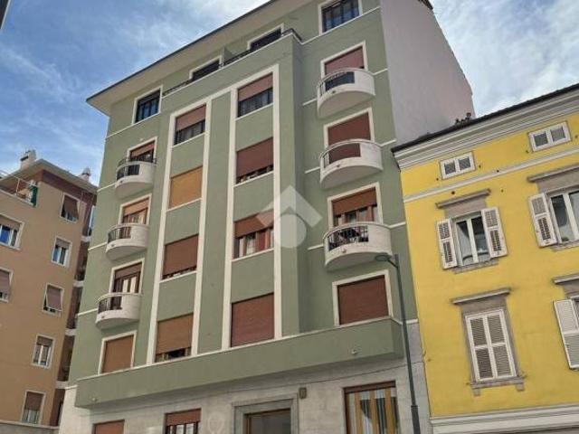Trilocale in vendita a Trieste via del Coroneo, 41, Giardino pubblico
