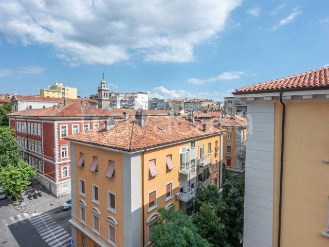 Trilocale in vendita a Trieste via Petronio, 12, Settefontane