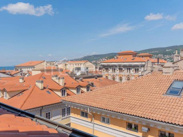 Trilocale in vendita a Trieste via San Nicolò, 9, Borgo Teresiano