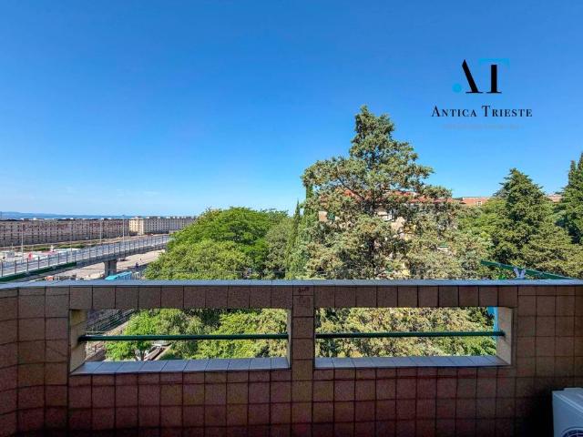Trilocale in vendita a Trieste viale dei Campi Elisi, 5, San Vito Campi Elisi