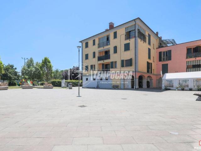 Trilocale in vendita a Valsamoggia piazza Lorenzo d' Auria 2