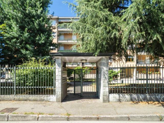 Trilocale in vendita a Vanzago via Achille Grandi