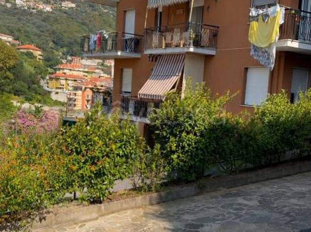 Trilocale in vendita a Varazze via Bernardo Pizzorno, 13