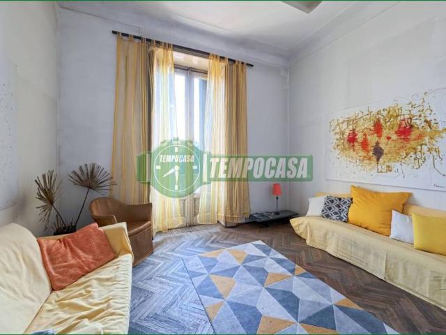 Trilocale in vendita a Varese via Magenta, Centro città