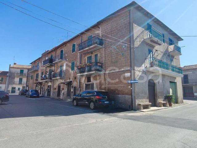 Trilocale in vendita a Vejano via Nuova, 5