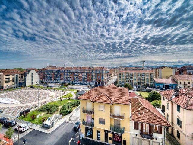 Trilocale in vendita a Venaria Reale via Nazario Sauro, 1