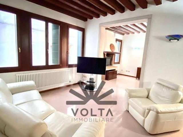 Trilocale in vendita a Venezia, Accademia Salute