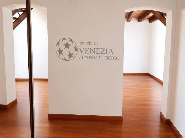 Trilocale in vendita a Venezia, Arsenale Giardini della Biennale