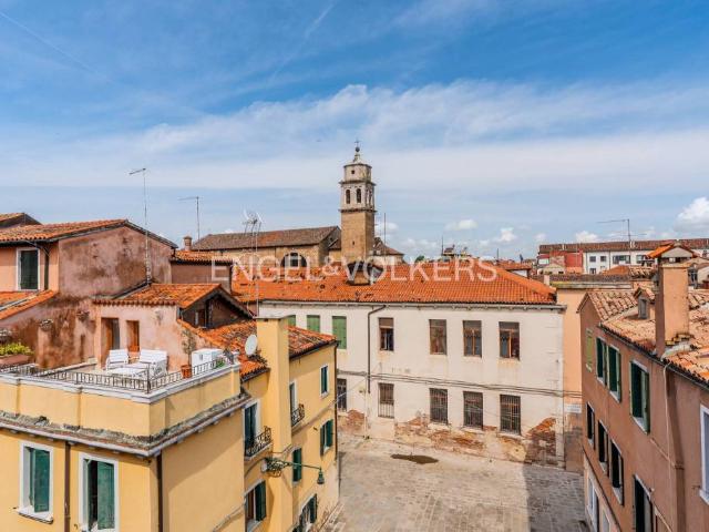 Trilocale in vendita a Venezia, Arsenale Giardini della Biennale