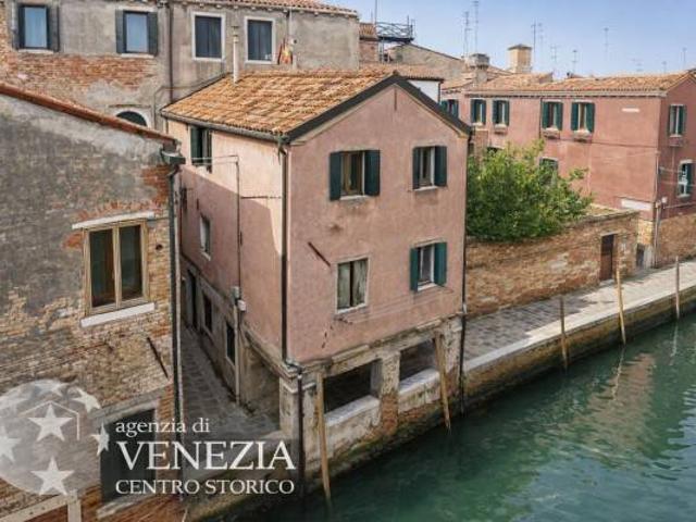 Trilocale in vendita a Venezia, Arsenale Giardini della Biennale