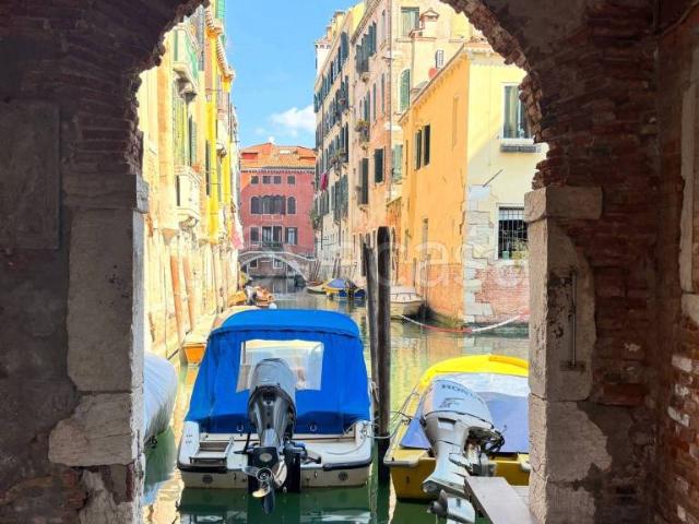 Trilocale in vendita a Venezia, Santa Croce