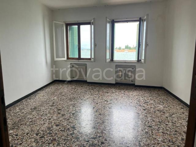 Trilocale in vendita a Venezia, Santi Apostoli San Canciano