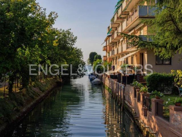 Trilocale in vendita a Venezia via Lazzaro Mocenigo, Lido di Venezia