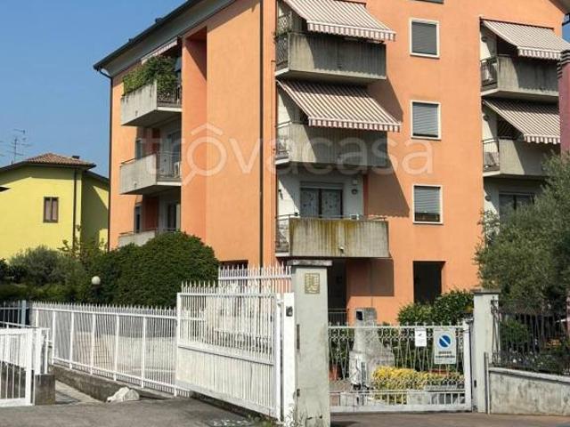 Trilocale in vendita a Verona via Sardegna, 19, San Massimo Croce Bianca