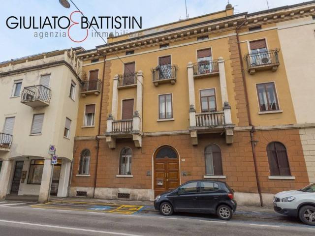 Trilocale in vendita a Vicenza, Centro città