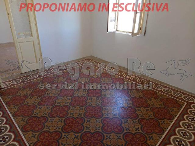 Trilocale in vendita a Vigevano via Sabotino, 20