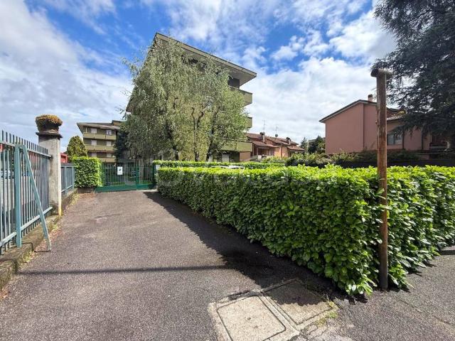 Trilocale in vendita a Villasanta via Angelo Farina, 15