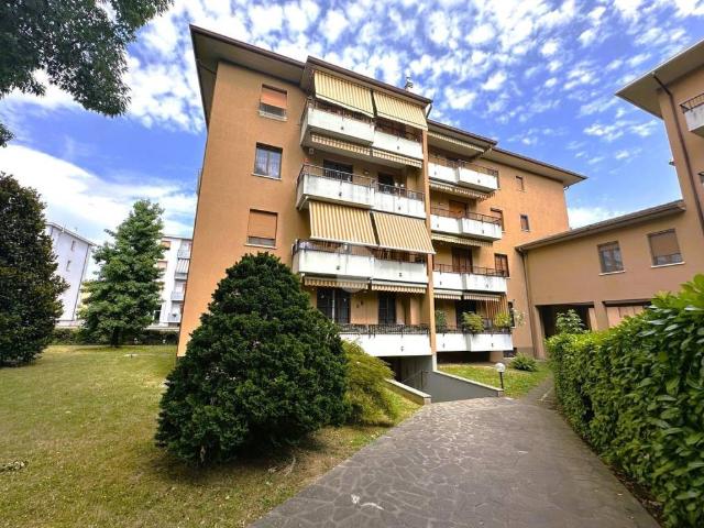 Trilocale in vendita a Vimercate via a. Diaz, 62
