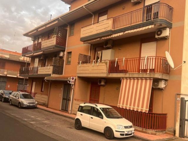 Trilocale in vendita ad Aci Catena, Aci San Filippo