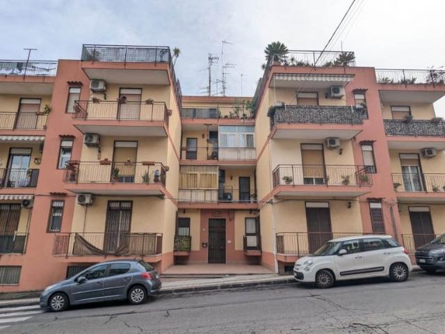 Trilocale in vendita ad Aci Catena via IV novembre 140
