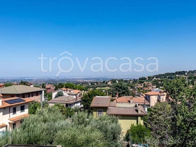 Trilocale in vendita ad Albano Laziale via Olivella