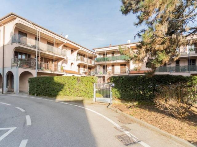Trilocale in vendita ad Albiate