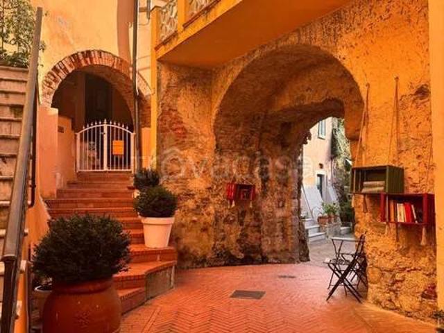 Trilocale in vendita ad Ameglia via Circonvallazione