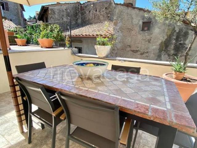 Trilocale in vendita ad Anguillara Sabazia via Roma