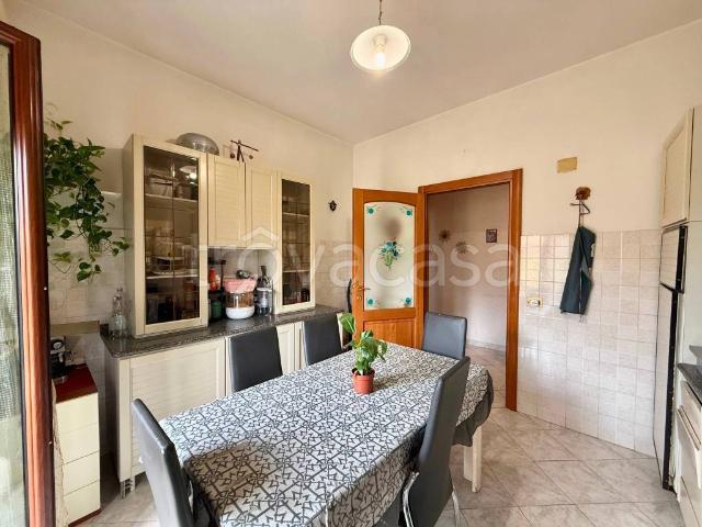 Trilocale in vendita ad Aprilia via Tevere, 1, Guardapasso