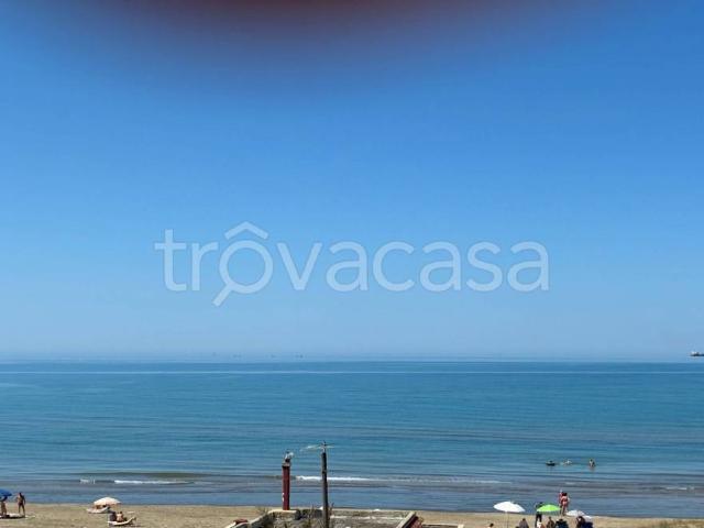 Trilocale in vendita ad Ardea via Avellino, Marina di Ardea